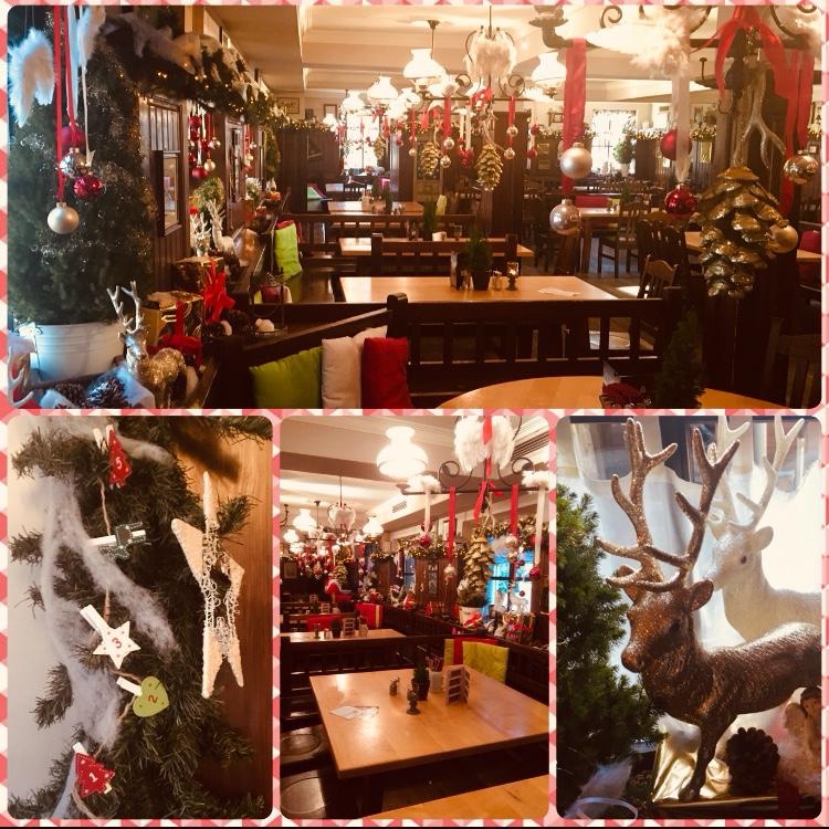 Collage des weihnachtlich geschmückten Lindengartens mit Gastraum, Dekorationen und Rentier